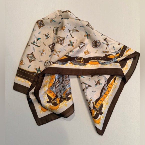 Accessories - VINTAGE | Classic, square scarf